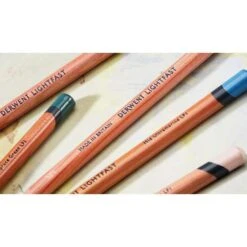 DERWENT | LIGHTFAST Wooden Gift Box — 100 Pencils -Pebeo Sales Store DERWENT7CLIGHTFASTWoodenGiftBoxE28094100pencils 4